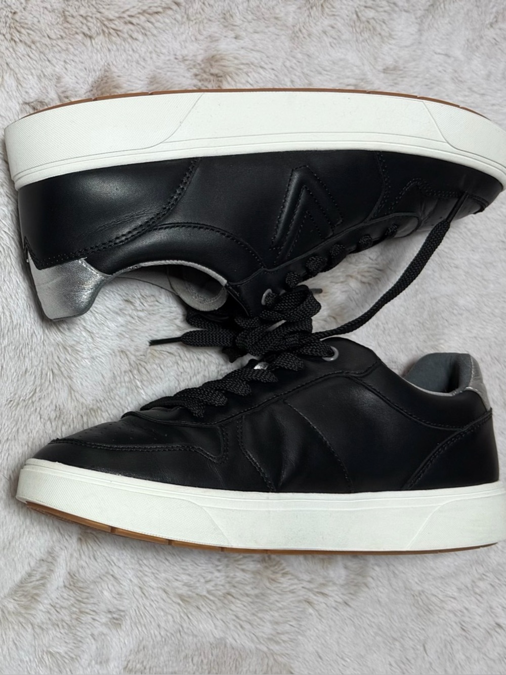 Women’s Vionic Kimmie Court Sneaker Black & Silver Leather 11W - Picture 13 of 16